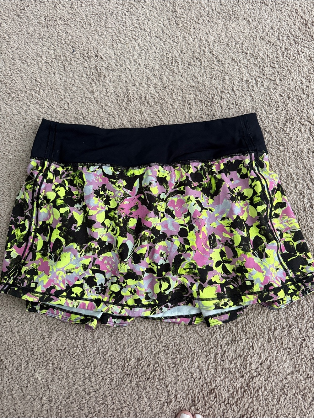LULU pace rival skirt